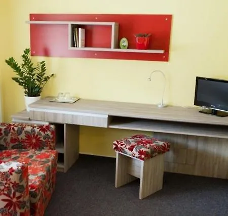 F团队酒店 酒店