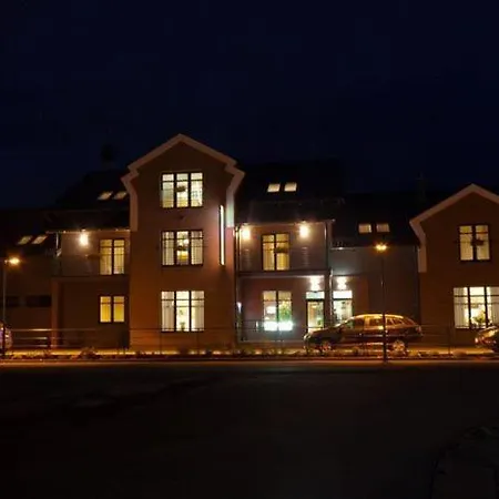 Hotel F - Team